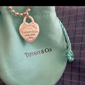 Tiffany&co enamel heart small pendant.